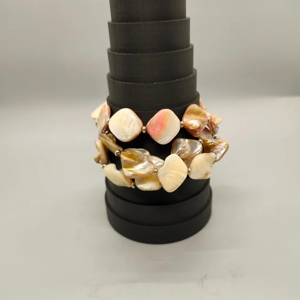 Shell Bracelet Red Beige Iridescent Bead Fashion Jewelry 7.5